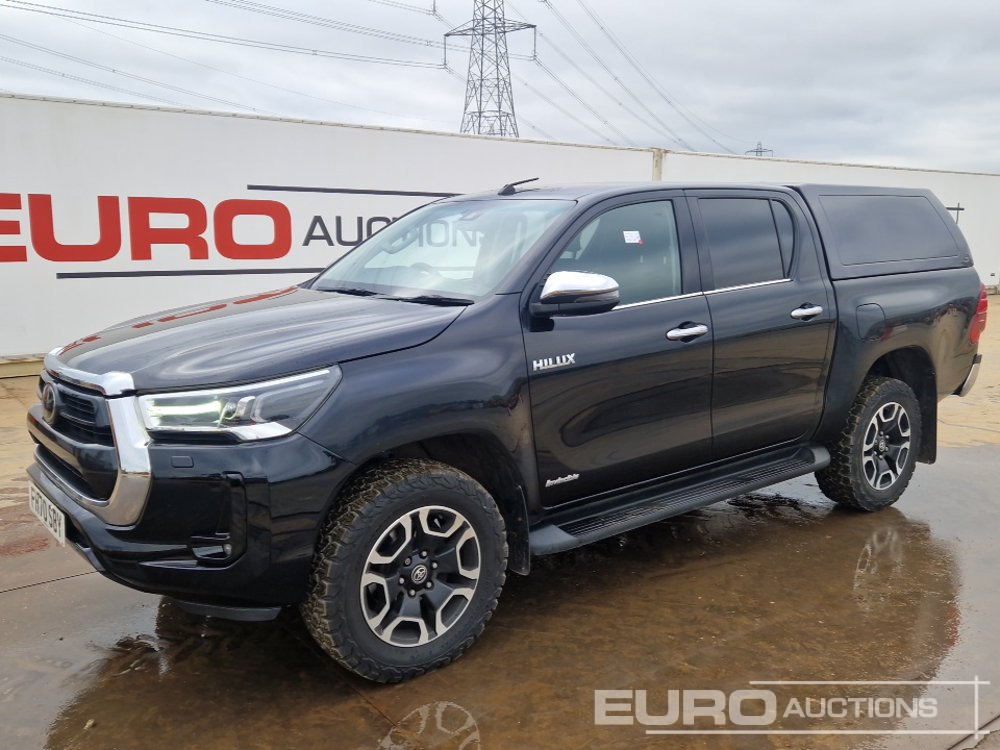 2021 Toyota Hilux Invincible - Pickup: 1 kép. 2021 Toyota Hilux Invincible - Pickup: 1 kép.