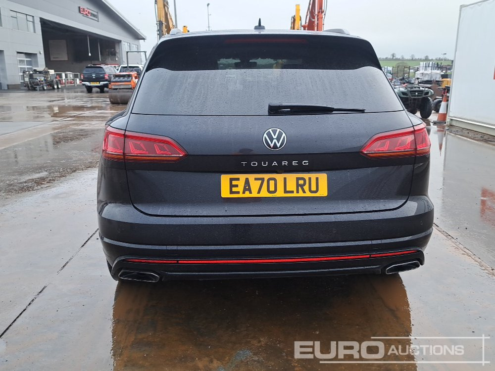 2021 Volkswagen Touareg - Terepjáró/ SUV: 4 kép. 2021 Volkswagen Touareg - Terepjáró/ SUV: 4 kép.