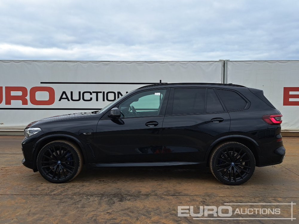 2022 BMW X5 45E M-Sport - Terepjáró/ SUV: 2 kép. 2022 BMW X5 45E M-Sport - Terepjáró/ SUV: 2 kép.