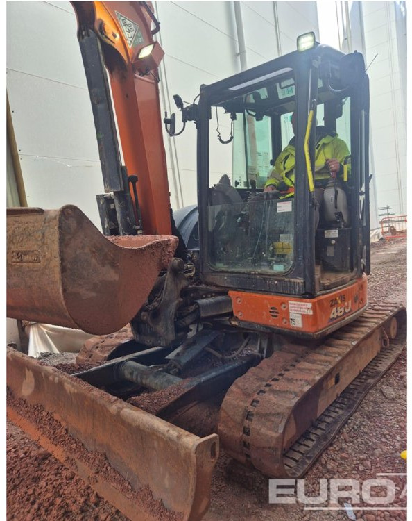 2022 Hitachi ZX48U-6 CLR - Minikotró: 1 kép. 2022 Hitachi ZX48U-6 CLR - Minikotró: 1 kép.