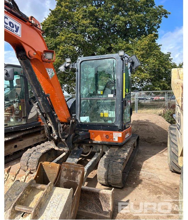 2022 Hitachi ZX48U-6 CLR - Minikotró: 1 kép. 2022 Hitachi ZX48U-6 CLR - Minikotró: 1 kép.