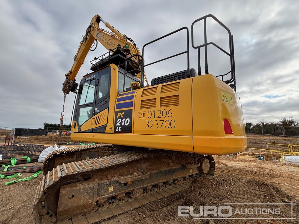 2022 Komatsu PC210LC-11 - Lánctalpas kotró: 4 kép. 2022 Komatsu PC210LC-11 - Lánctalpas kotró: 4 kép.