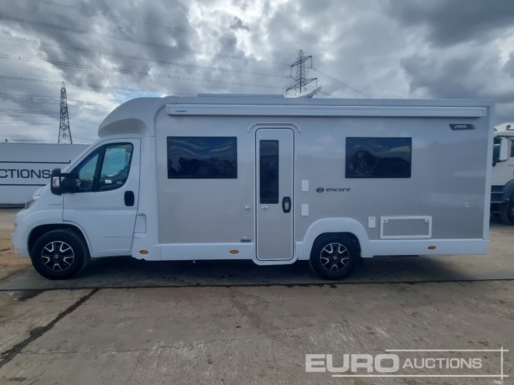 2022 Peugeot Multijet - Kempingautó: 2 kép. 2022 Peugeot Multijet - Kempingautó: 2 kép.
