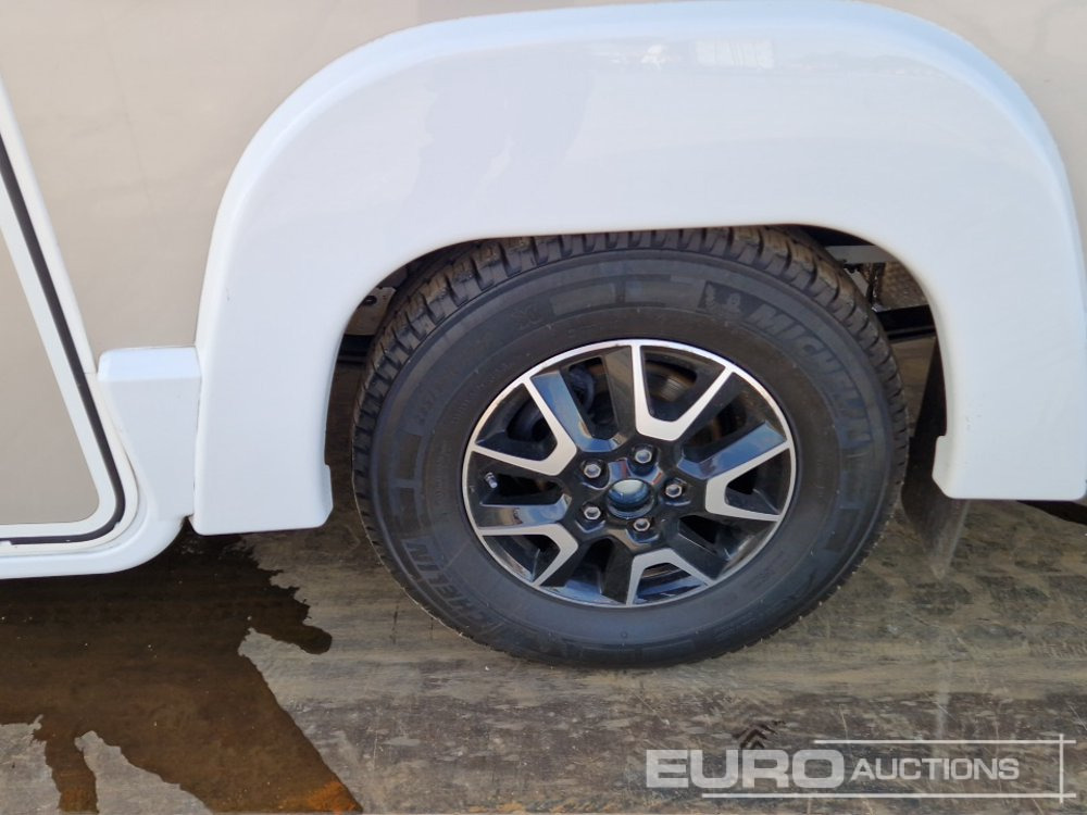 Kempingautó 2022 Peugeot Multijet: 10 kép.