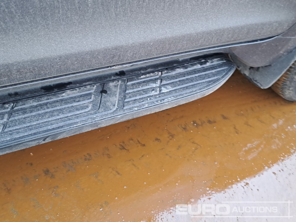 Terepjáró/ SUV 2022 Toyota Land Cruiser: 16 kép.