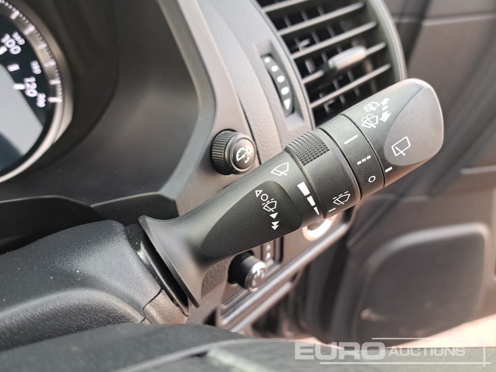 Terepjáró/ SUV 2022 Toyota Land Cruiser: 49 kép.