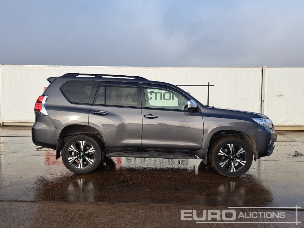 Terepjáró/ SUV 2022 Toyota Land Cruiser: 6 kép.