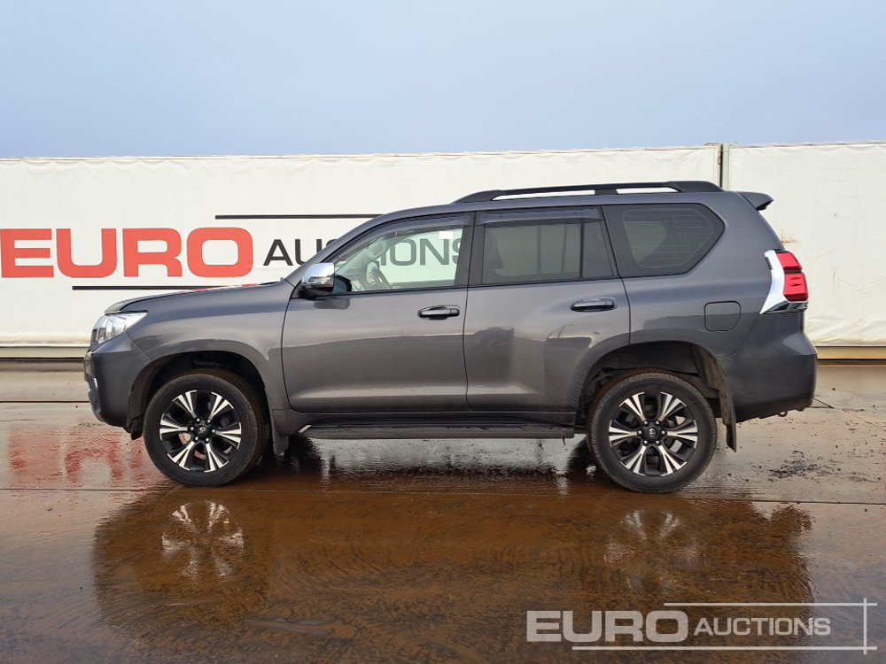2022 Toyota Land Cruiser - Terepjáró/ SUV: 2 kép. 2022 Toyota Land Cruiser - Terepjáró/ SUV: 2 kép.
