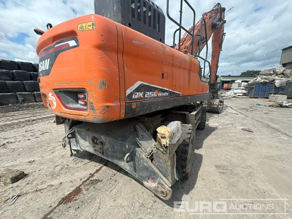 2023 Doosan DX250WMH-7 - Gumikerekes kotró: 3 kép. 2023 Doosan DX250WMH-7 - Gumikerekes kotró: 3 kép.