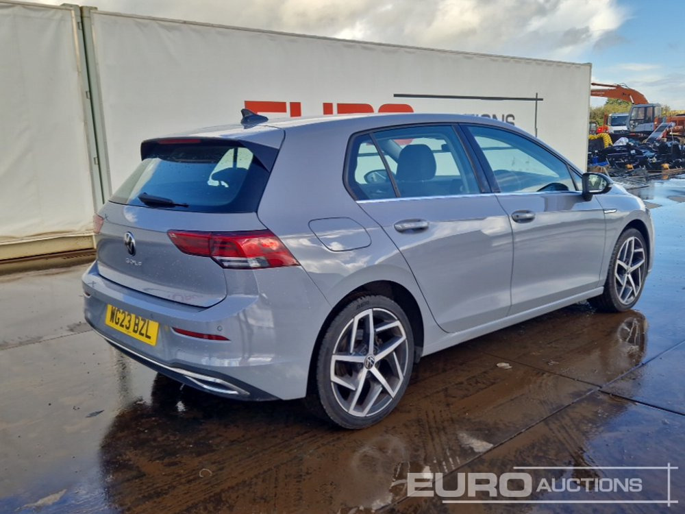 2023 Volkswagen Golf - Autó: 5 kép. 2023 Volkswagen Golf - Autó: 5 kép.