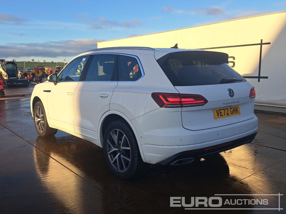 2023 Volkswagen Touareg - Terepjáró/ SUV: 3 kép. 2023 Volkswagen Touareg - Terepjáró/ SUV: 3 kép.