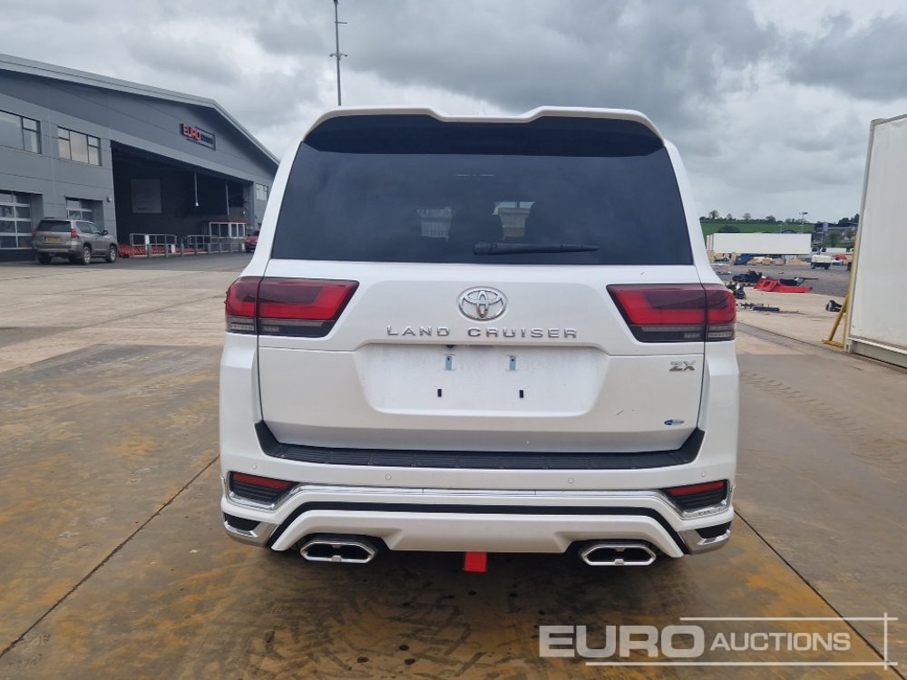 2024 Toyota Land Cruiser - Terepjáró/ SUV: 4 kép. 2024 Toyota Land Cruiser - Terepjáró/ SUV: 4 kép.