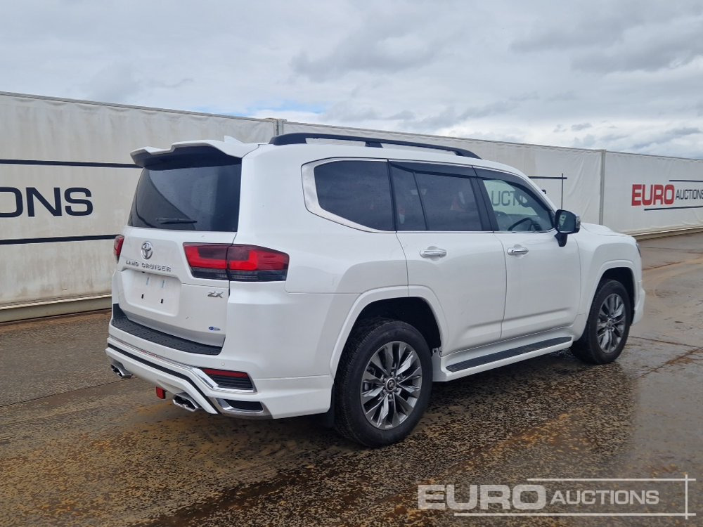 2024 Toyota Land Cruiser - Terepjáró/ SUV: 5 kép. 2024 Toyota Land Cruiser - Terepjáró/ SUV: 5 kép.