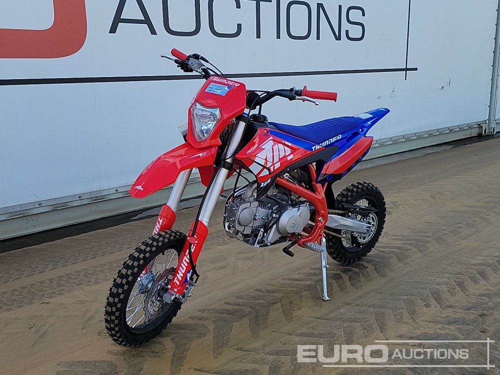 2025 Apollo Thunder 125cc Motorcross Bike, 14" Front, 12" Rear Tyres, Electric Start, Air Cooled, Hydraulic Suspension, Disc Brakes, Lighting Kit (UNASSEMBLED) - Motorkerékpár: 1 kép. 2025 Apollo Thunder 125cc Motorcross Bike, 14" Front, 12" Rear Tyres, Electric Start, Air Cooled, Hydraulic Suspension, Disc Brakes, Lighting Kit (UNASSEMBLED) - Motorkerékpár: 1 kép.