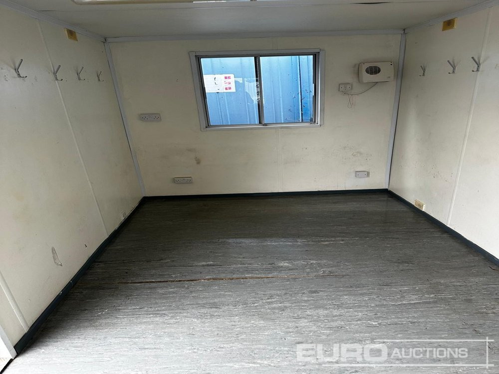 21-foot x 8-foot Office (Cannot Be Reconsigned) - Tengeri konténer: 4 kép. 21-foot x 8-foot Office (Cannot Be Reconsigned) - Tengeri konténer: 4 kép.