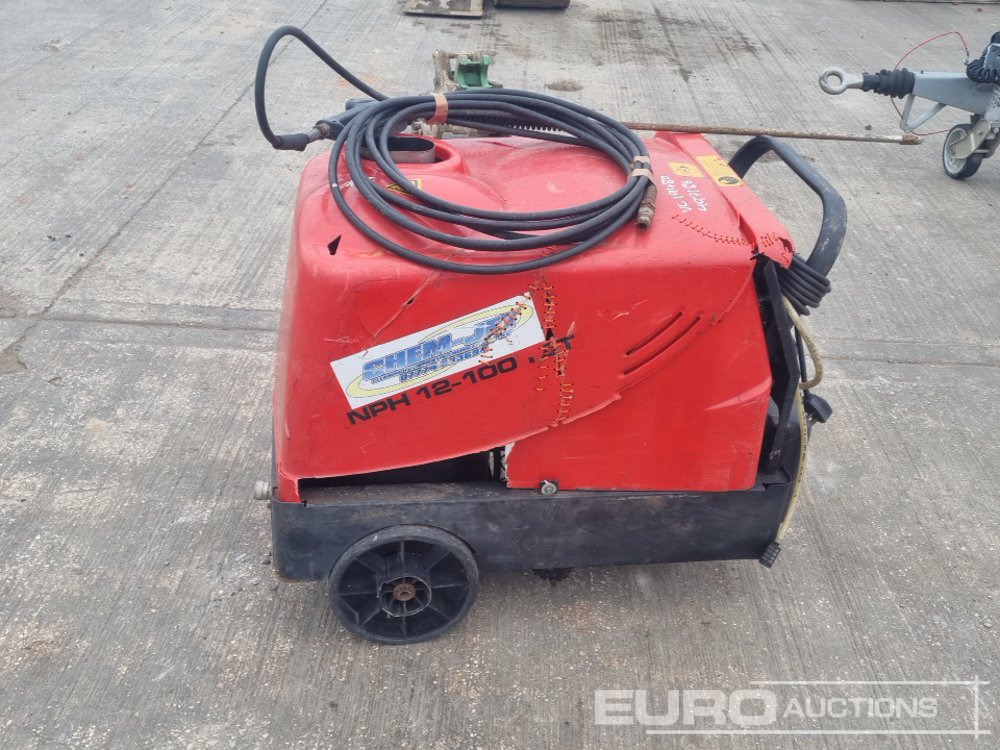230 Volt Hot Water Pressure Washer - Magasnyomású mosó: 1 kép. 230 Volt Hot Water Pressure Washer - Magasnyomású mosó: 1 kép.