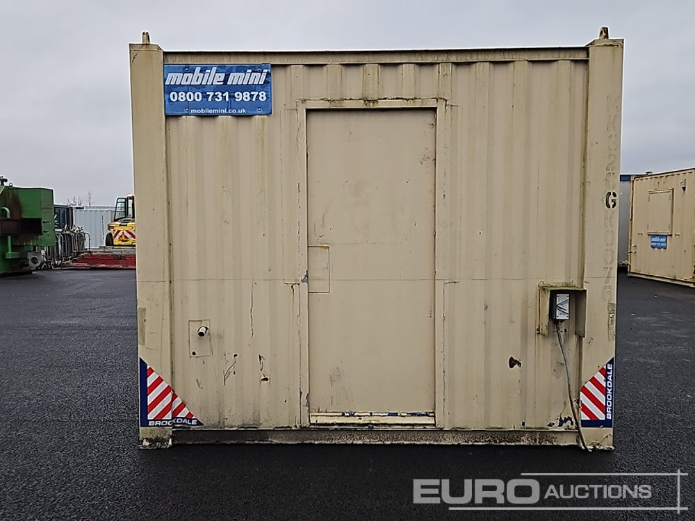 30' x 9' Containerised Office (Cannot Be Reconsigned) - Tengeri konténer: 2 kép. 30' x 9' Containerised Office (Cannot Be Reconsigned) - Tengeri konténer: 2 kép.