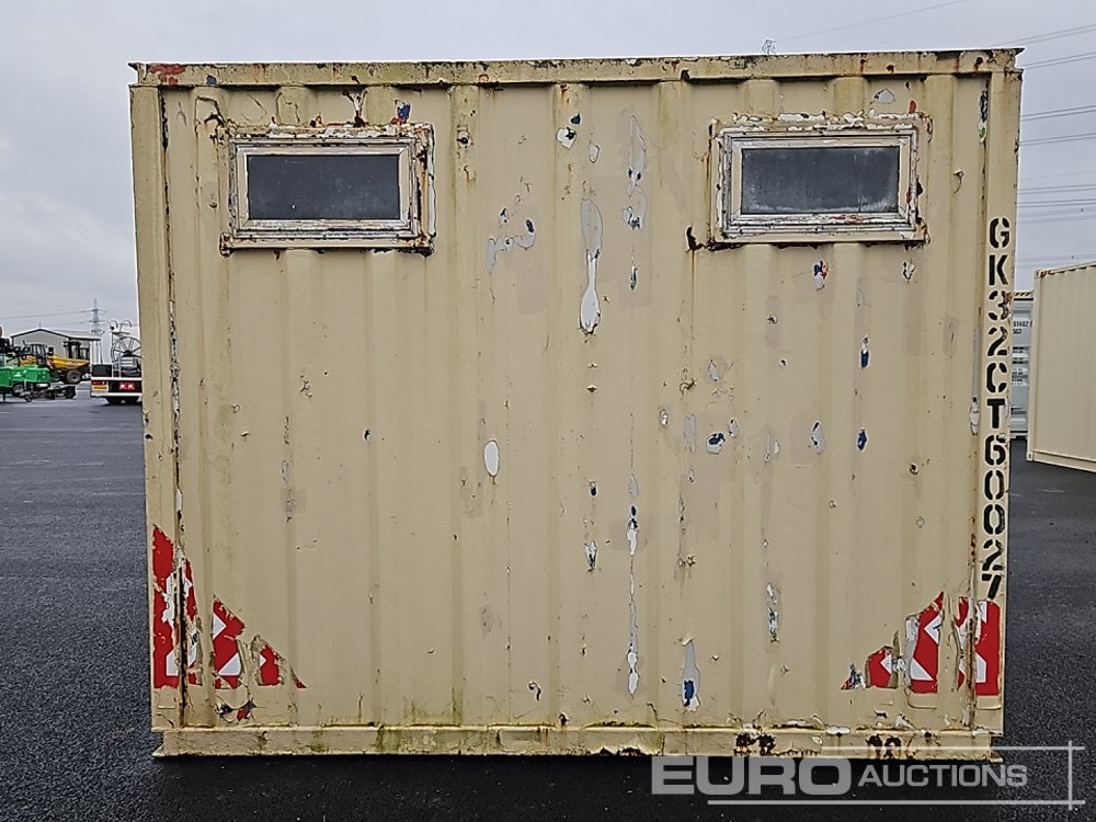 30' x 9' Containerised Office (Cannot Be Reconsigned) - Tengeri konténer: 2 kép. 30' x 9' Containerised Office (Cannot Be Reconsigned) - Tengeri konténer: 2 kép.