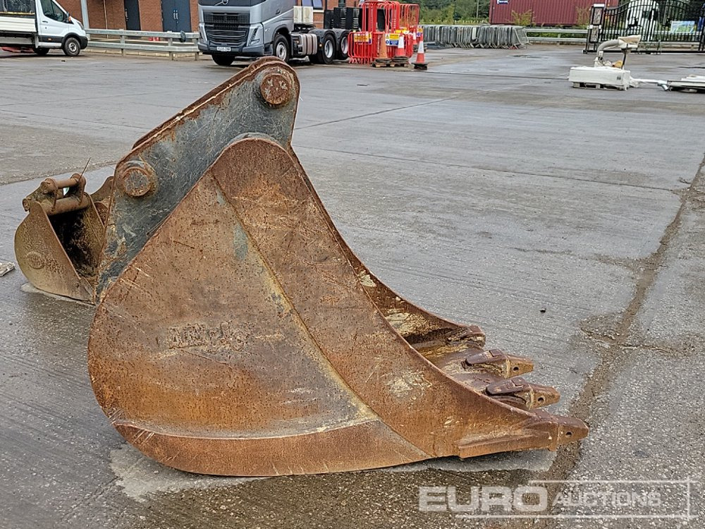 Kanál 32" Digging Bucket S80 Hitch to suit 30-43 Ton Excavator: 6 kép.