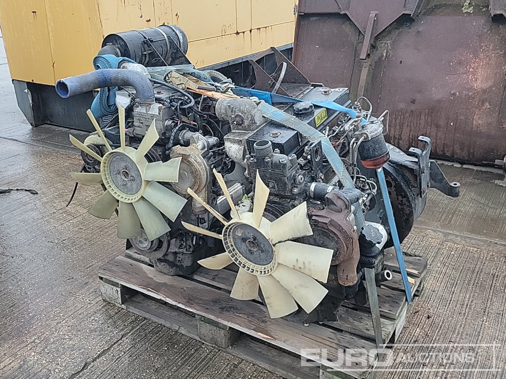 4 Cylinder Engine (2 of) - Motor: 1 kép. 4 Cylinder Engine (2 of) - Motor: 1 kép.