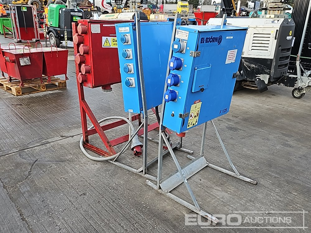 400 Volt Distroburion Box (3 of) - Építőipari berendezések: 3 kép. 400 Volt Distroburion Box (3 of) - Építőipari berendezések: 3 kép.