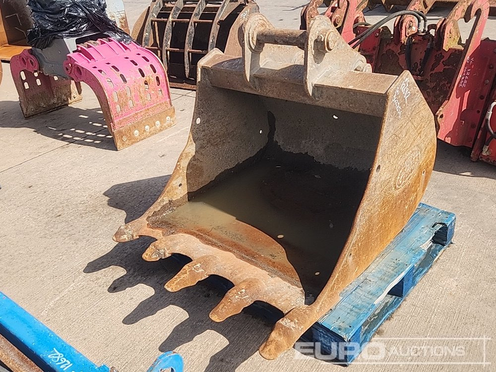 48" Digging Bucket 65mm Pin to suit 13 Ton Excavator - Kanál: 2 kép. 48" Digging Bucket 65mm Pin to suit 13 Ton Excavator - Kanál: 2 kép.