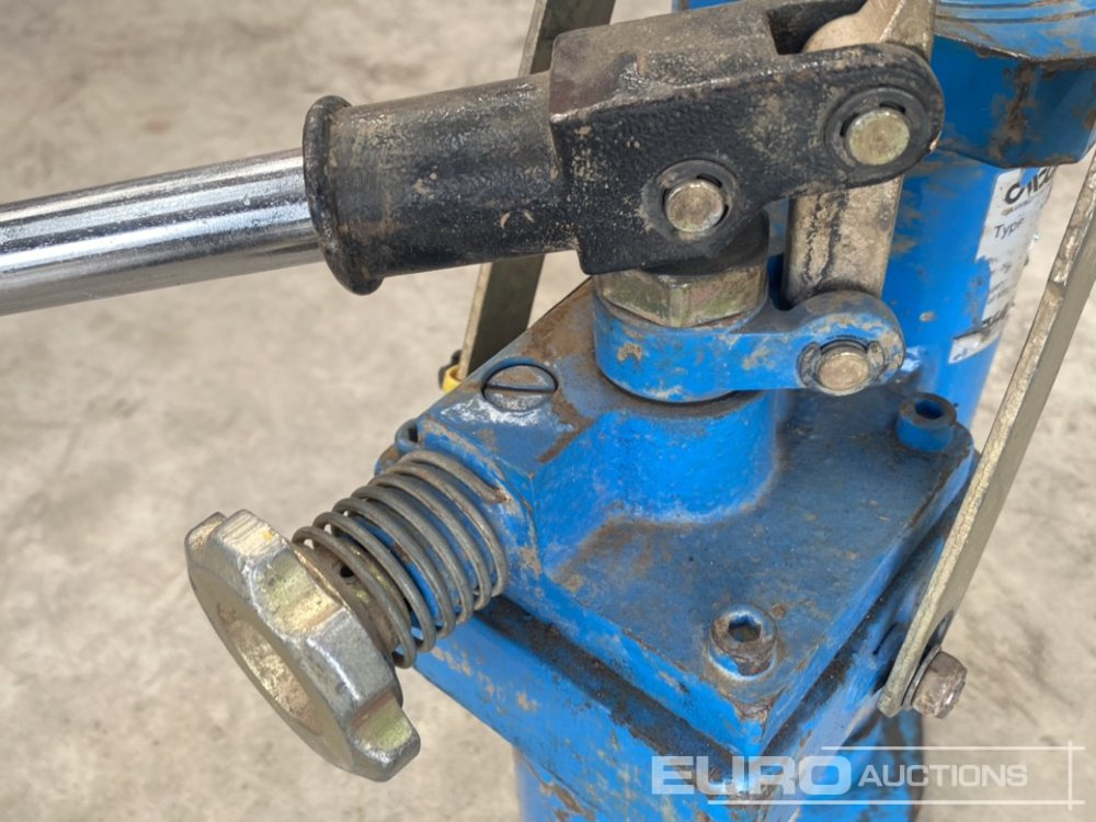 5 Ton Toe Jack - Garázs felszerelés: 4 kép. 5 Ton Toe Jack - Garázs felszerelés: 4 kép.