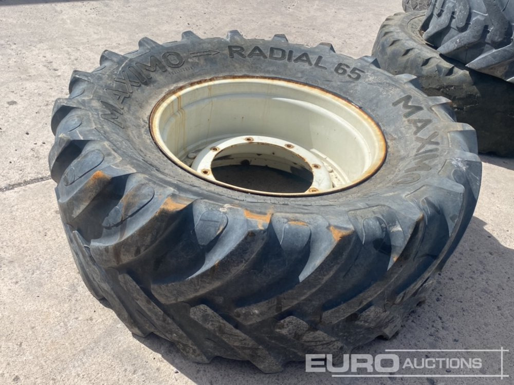 540/65R28 Tyre & Rim - Gumiabroncs: 3 kép. 540/65R28 Tyre & Rim - Gumiabroncs: 3 kép.