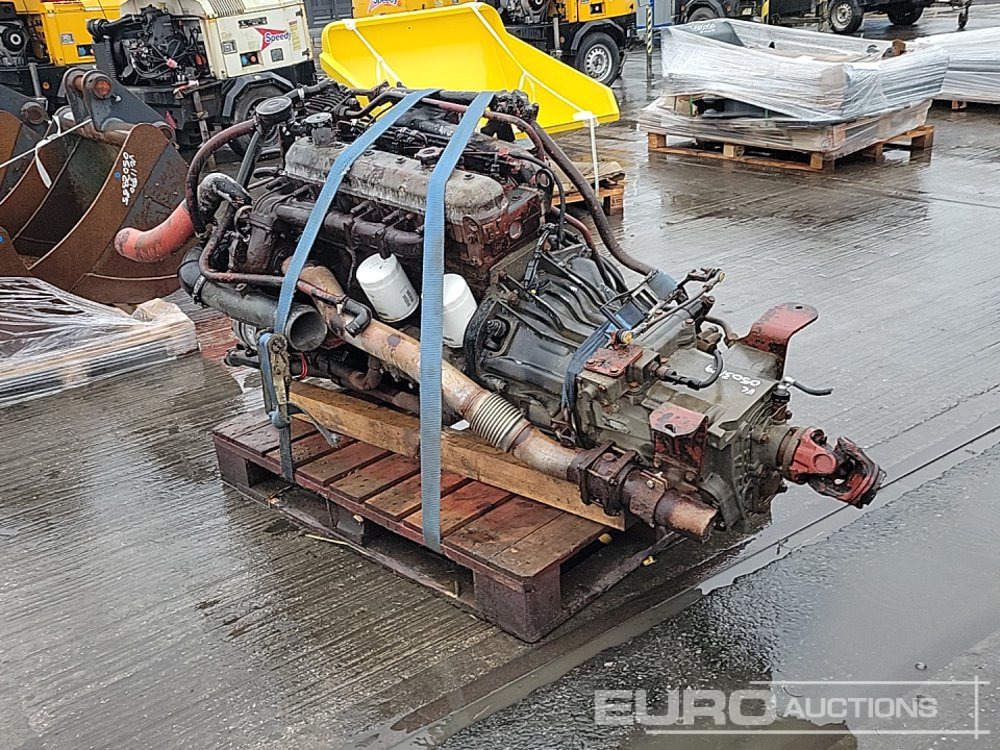 6 Cylinder Engine, Gearbox - Motor: 3 kép. 6 Cylinder Engine, Gearbox - Motor: 3 kép.