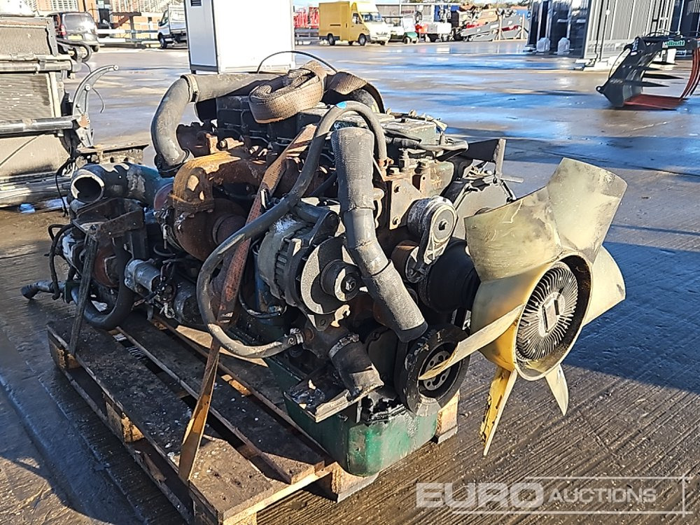 6 Cylinder Engine, Gearbox - Motor: 3 kép. 6 Cylinder Engine, Gearbox - Motor: 3 kép.