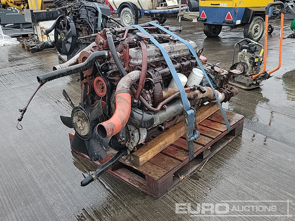 6 Cylinder Engine, Gearbox - Motor: 1 kép. 6 Cylinder Engine, Gearbox - Motor: 1 kép.