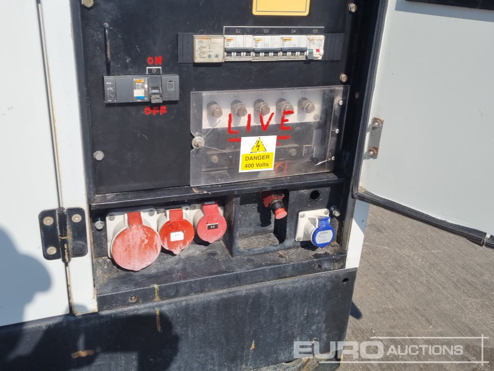 Áramfejlesztő 70kVA Generator, Perkins Engine: 16 kép.