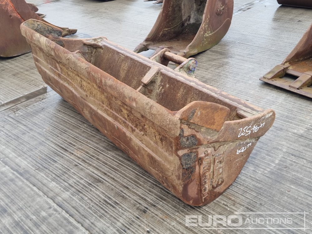 72" Ditching Bucket 65mm Pin to suit 13 Ton Excavator - Kanál: 1 kép. 72" Ditching Bucket 65mm Pin to suit 13 Ton Excavator - Kanál: 1 kép.