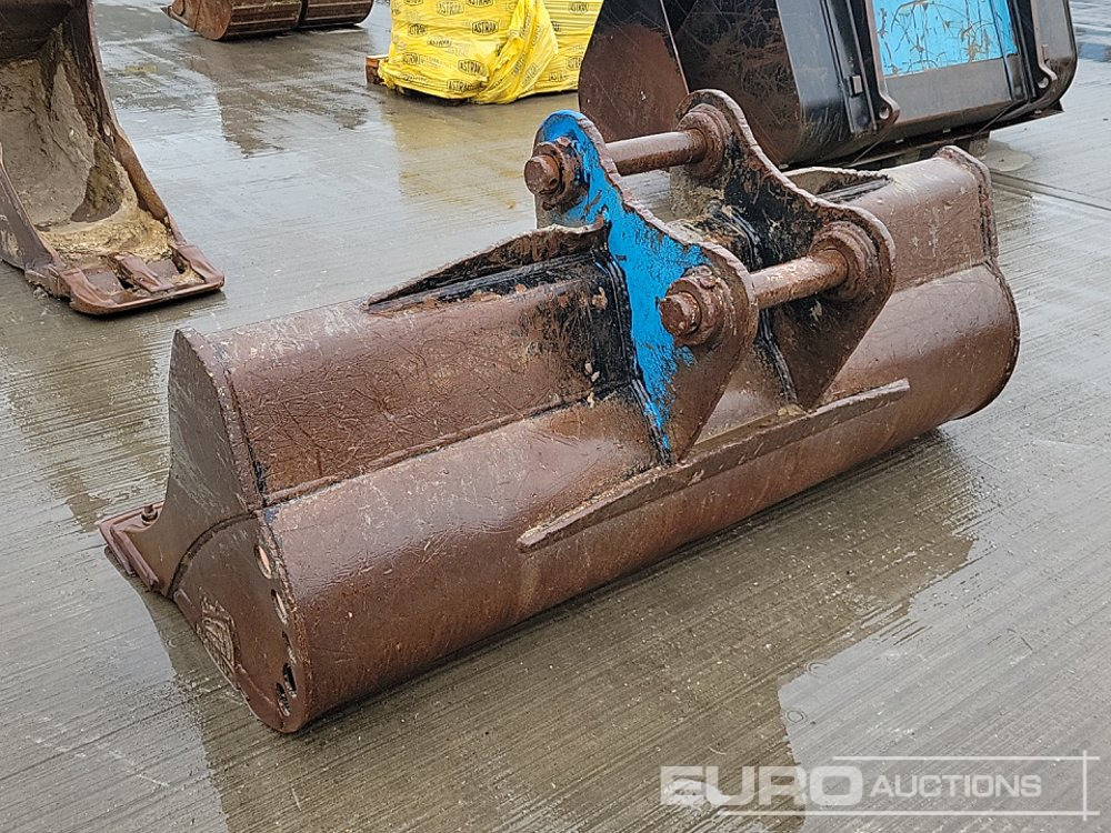 74" Ditching Bucket 65mm Pin to suit 13 Ton Excavator - Kanál: 3 kép. 74" Ditching Bucket 65mm Pin to suit 13 Ton Excavator - Kanál: 3 kép.