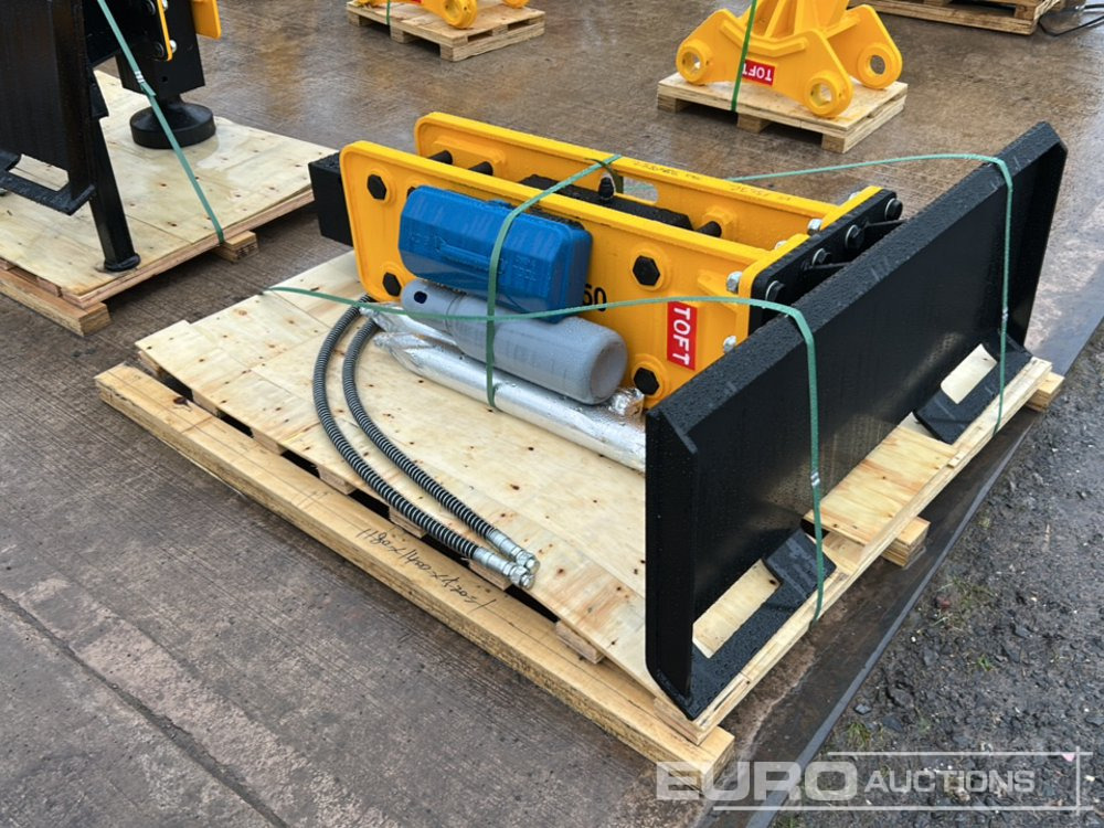 Unused 2025 TOFT TOFT680 Hydraulic Breaker to suit Skidsteer Loader - Adapterek - Kotrógép: 2 kép. Unused 2025 TOFT TOFT680 Hydraulic Breaker to suit Skidsteer Loader - Adapterek - Kotrógép: 2 kép.