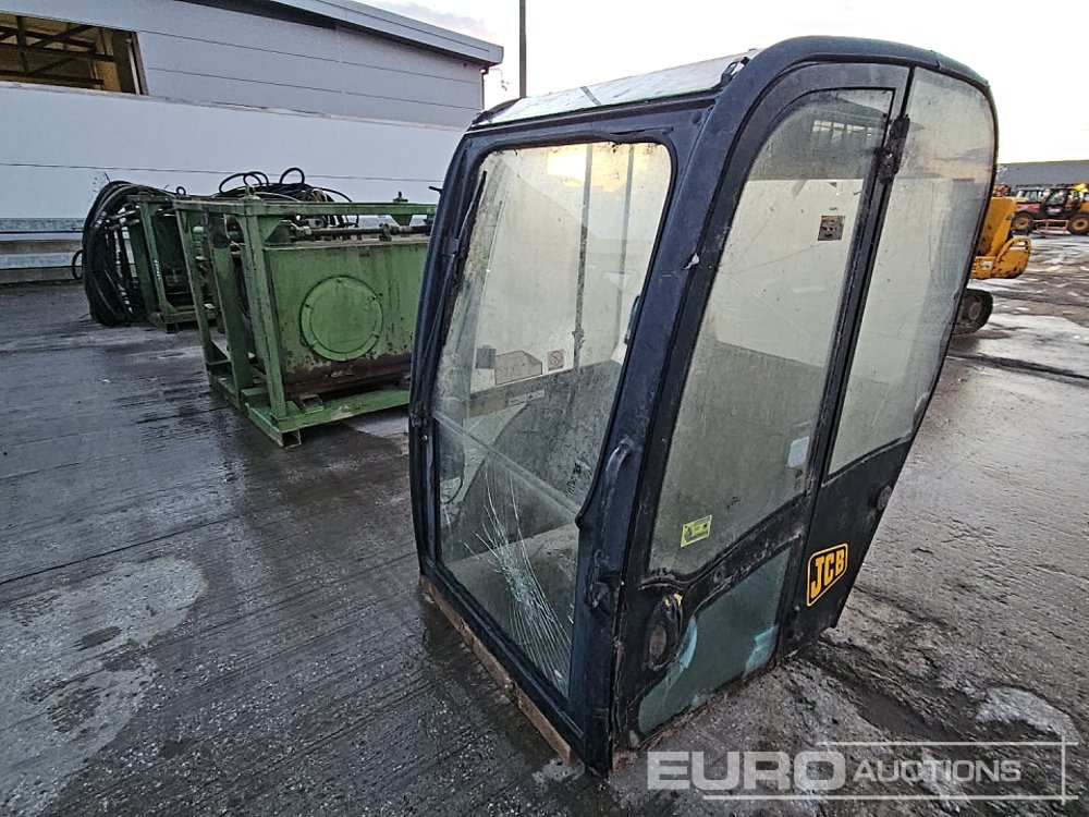 JCB Cab to suit Excavator - Alkatrész: 1 kép. JCB Cab to suit Excavator - Alkatrész: 1 kép.