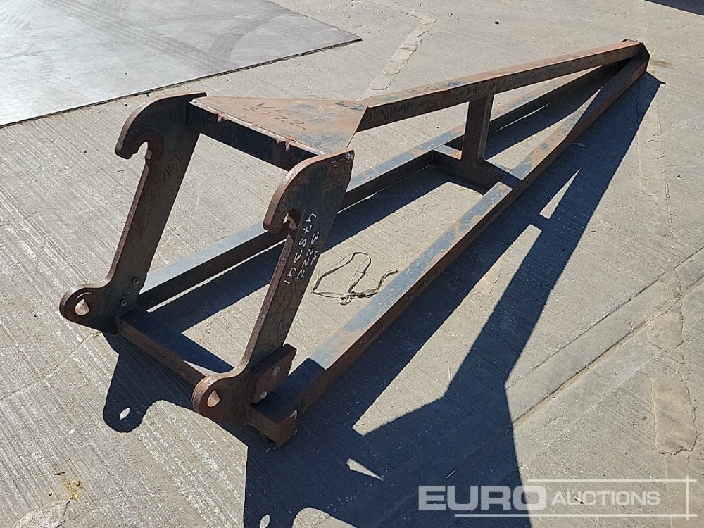 CAT Crane Jib to suit Telehandler - Anyagmozgató gép: 5 kép. CAT Crane Jib to suit Telehandler - Anyagmozgató gép: 5 kép.