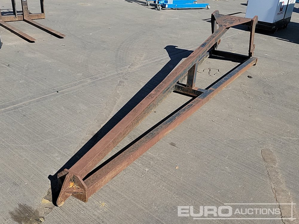 CAT Crane Jib to suit Telehandler - Anyagmozgató gép: 1 kép. CAT Crane Jib to suit Telehandler - Anyagmozgató gép: 1 kép.