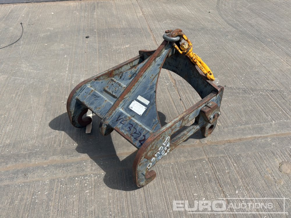 CAT Material Handling Arm to suit Dedicated Hitch - Anyagmozgató gép: 1 kép. CAT Material Handling Arm to suit Dedicated Hitch - Anyagmozgató gép: 1 kép.