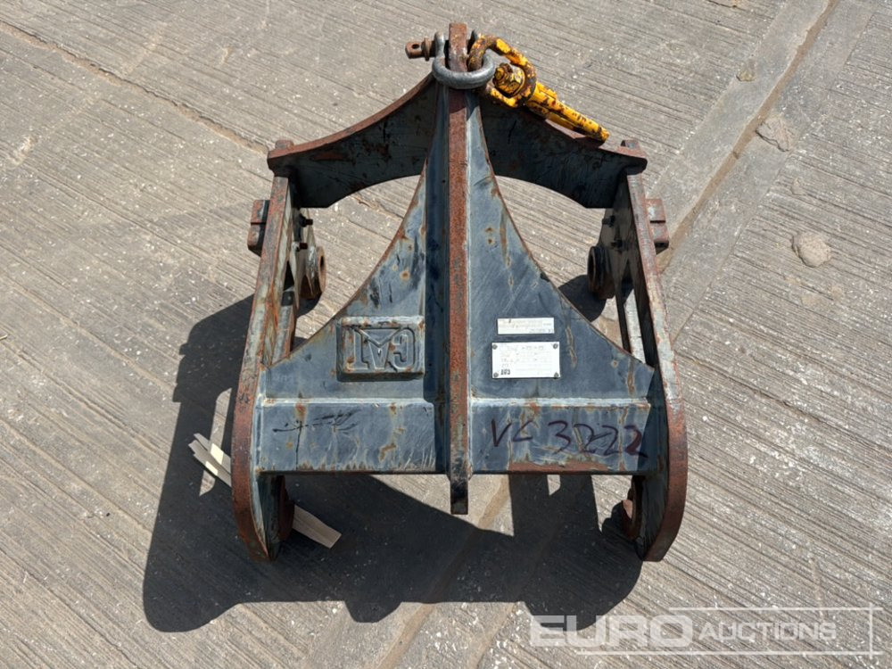 CAT Material Handling Arm to suit Dedicated Hitch - Anyagmozgató gép: 5 kép. CAT Material Handling Arm to suit Dedicated Hitch - Anyagmozgató gép: 5 kép.