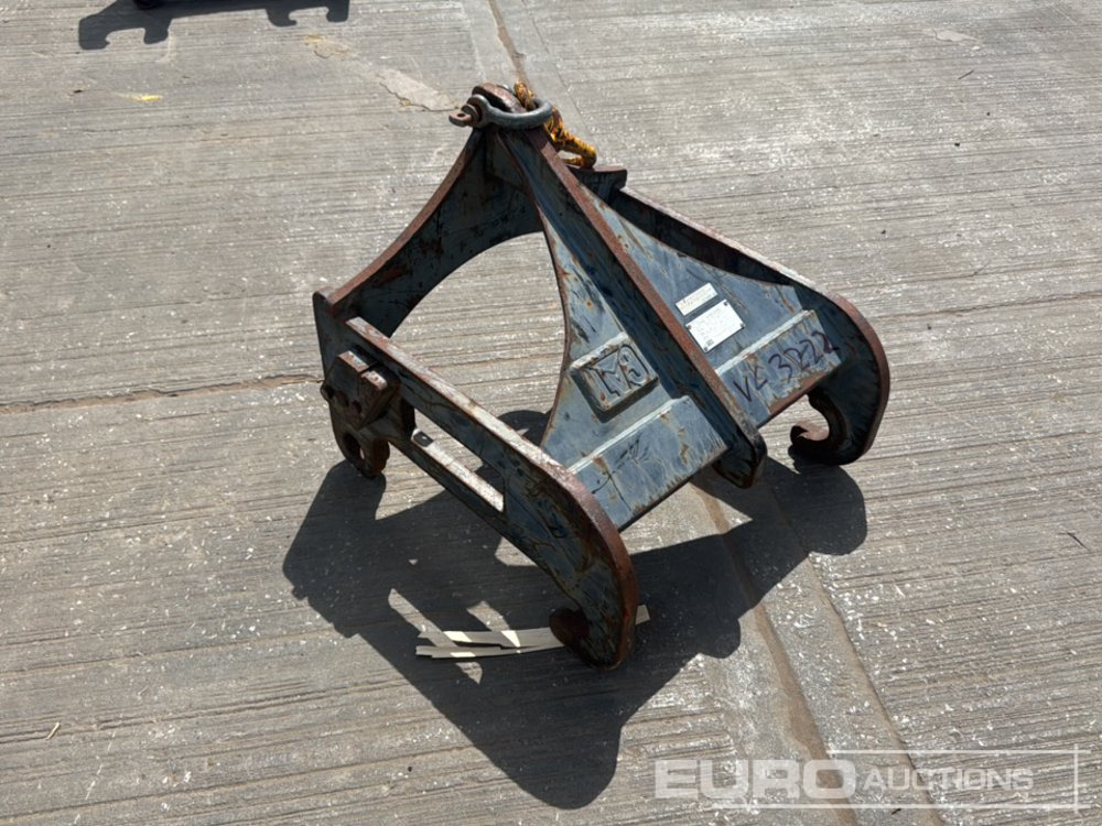 CAT Material Handling Arm to suit Dedicated Hitch - Anyagmozgató gép: 4 kép. CAT Material Handling Arm to suit Dedicated Hitch - Anyagmozgató gép: 4 kép.