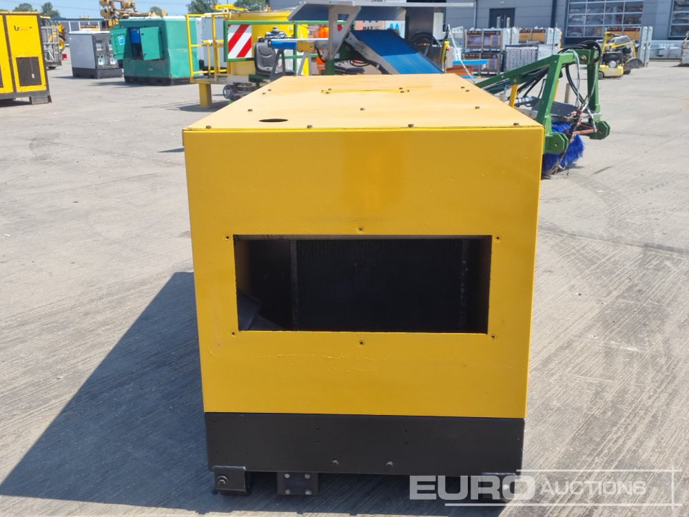 Atlas Copco 40kVA Generator, Yanmar Engine - Áramfejlesztő: 2 kép. Atlas Copco 40kVA Generator, Yanmar Engine - Áramfejlesztő: 2 kép.
