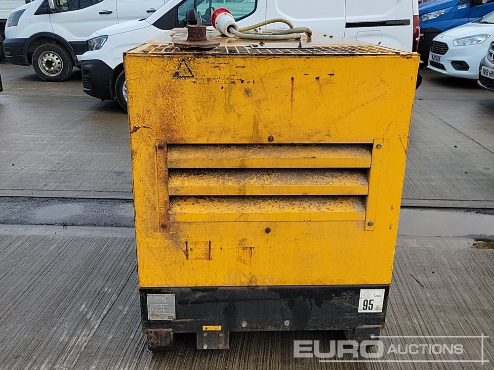 Atlas Copco QAS38 - Áramfejlesztő: 4 kép. Atlas Copco QAS38 - Áramfejlesztő: 4 kép.