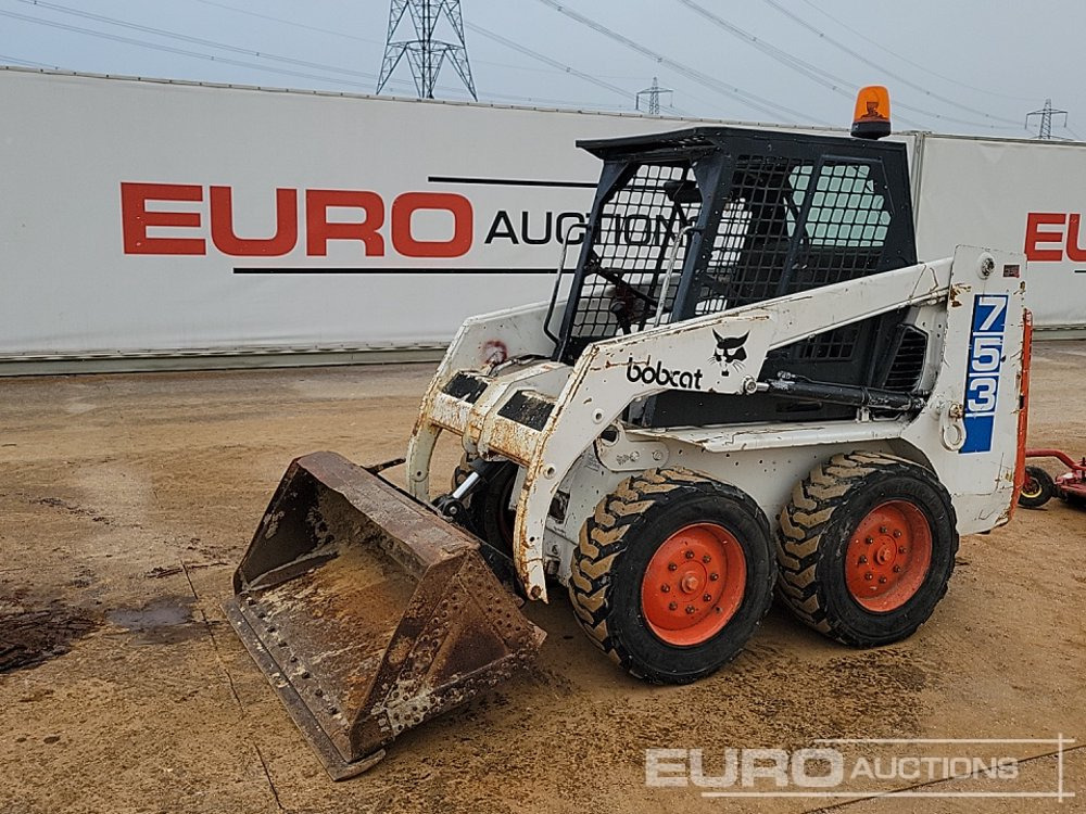 Bobcat 753 - Mini homlokrakodó: 1 kép. Bobcat 753 - Mini homlokrakodó: 1 kép.