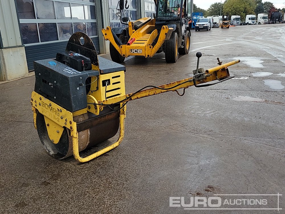Bomag BW71E-2 - Aszfaltozó gép: 3 kép. Bomag BW71E-2 - Aszfaltozó gép: 3 kép.