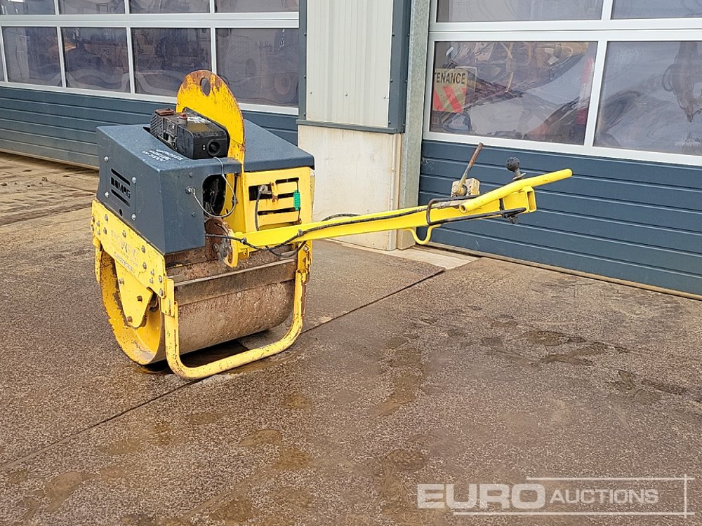 Bomag BW71E-2 - Aszfaltozó gép: 3 kép. Bomag BW71E-2 - Aszfaltozó gép: 3 kép.