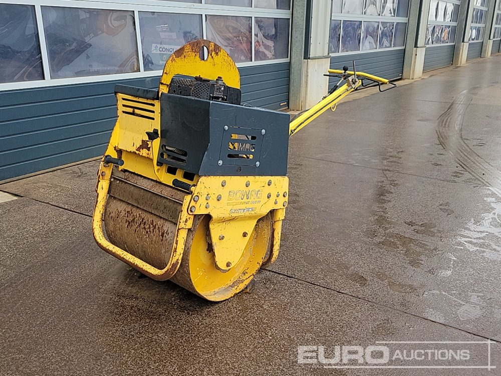 Bomag BW71E-2 - Aszfaltozó gép: 1 kép. Bomag BW71E-2 - Aszfaltozó gép: 1 kép.