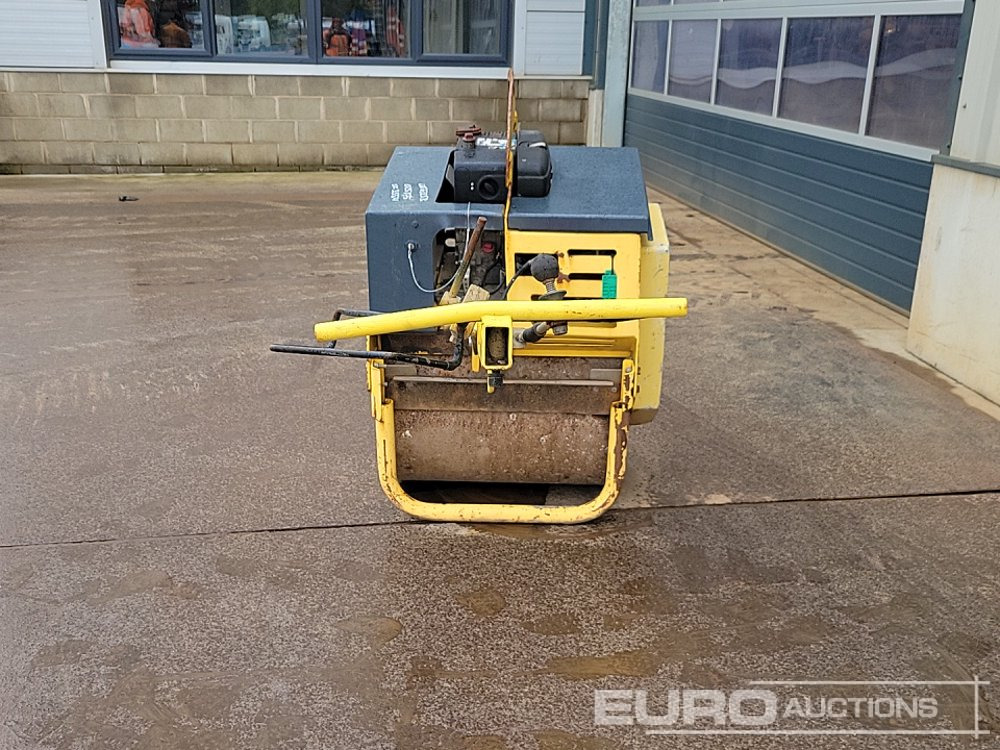 Bomag BW71E-2 - Aszfaltozó gép: 4 kép. Bomag BW71E-2 - Aszfaltozó gép: 4 kép.