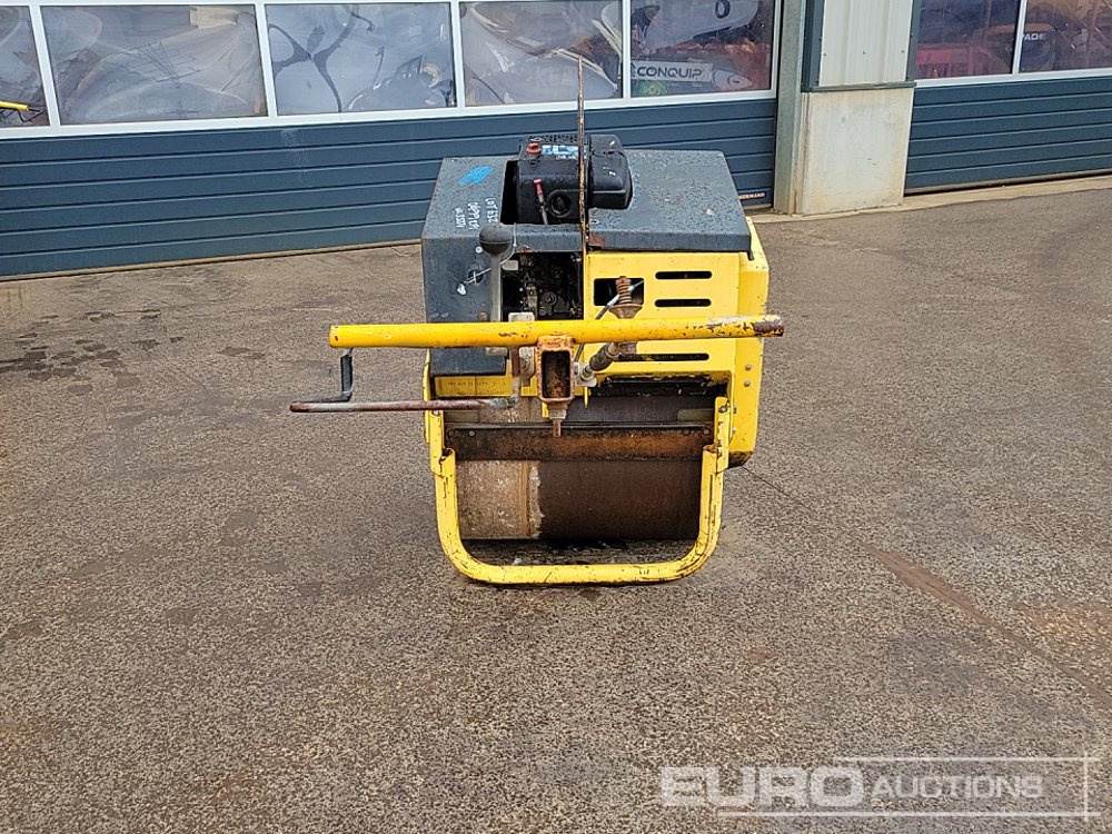 Bomag BW71E-2 - Aszfaltozó gép: 4 kép. Bomag BW71E-2 - Aszfaltozó gép: 4 kép.