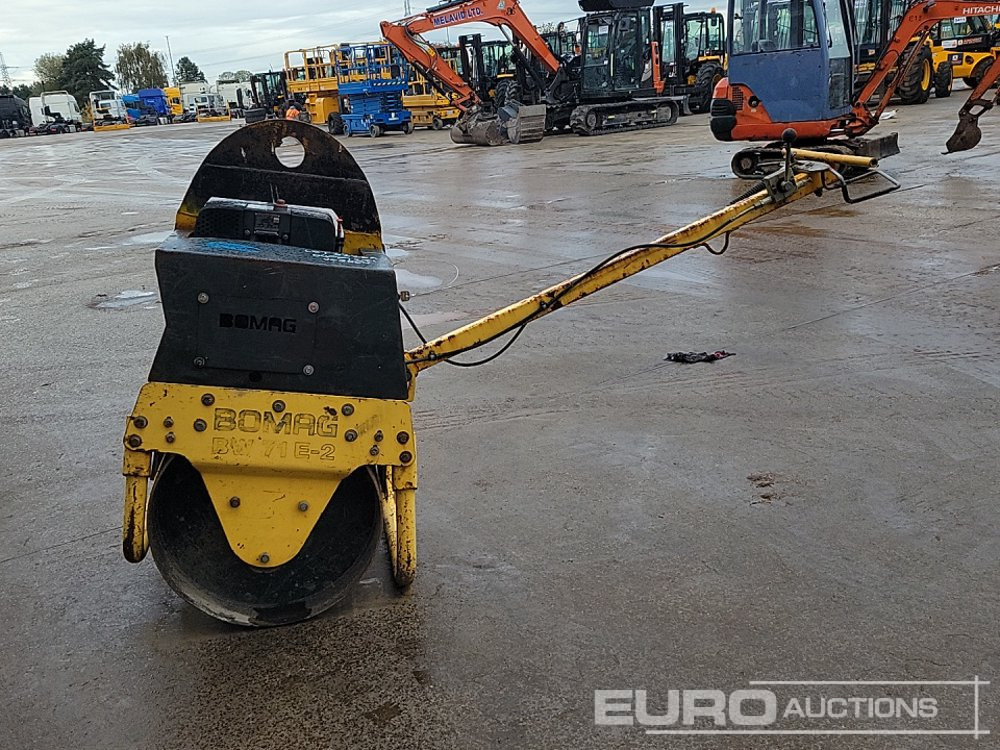 Bomag BW71E-2 - Aszfaltozó gép: 2 kép. Bomag BW71E-2 - Aszfaltozó gép: 2 kép.